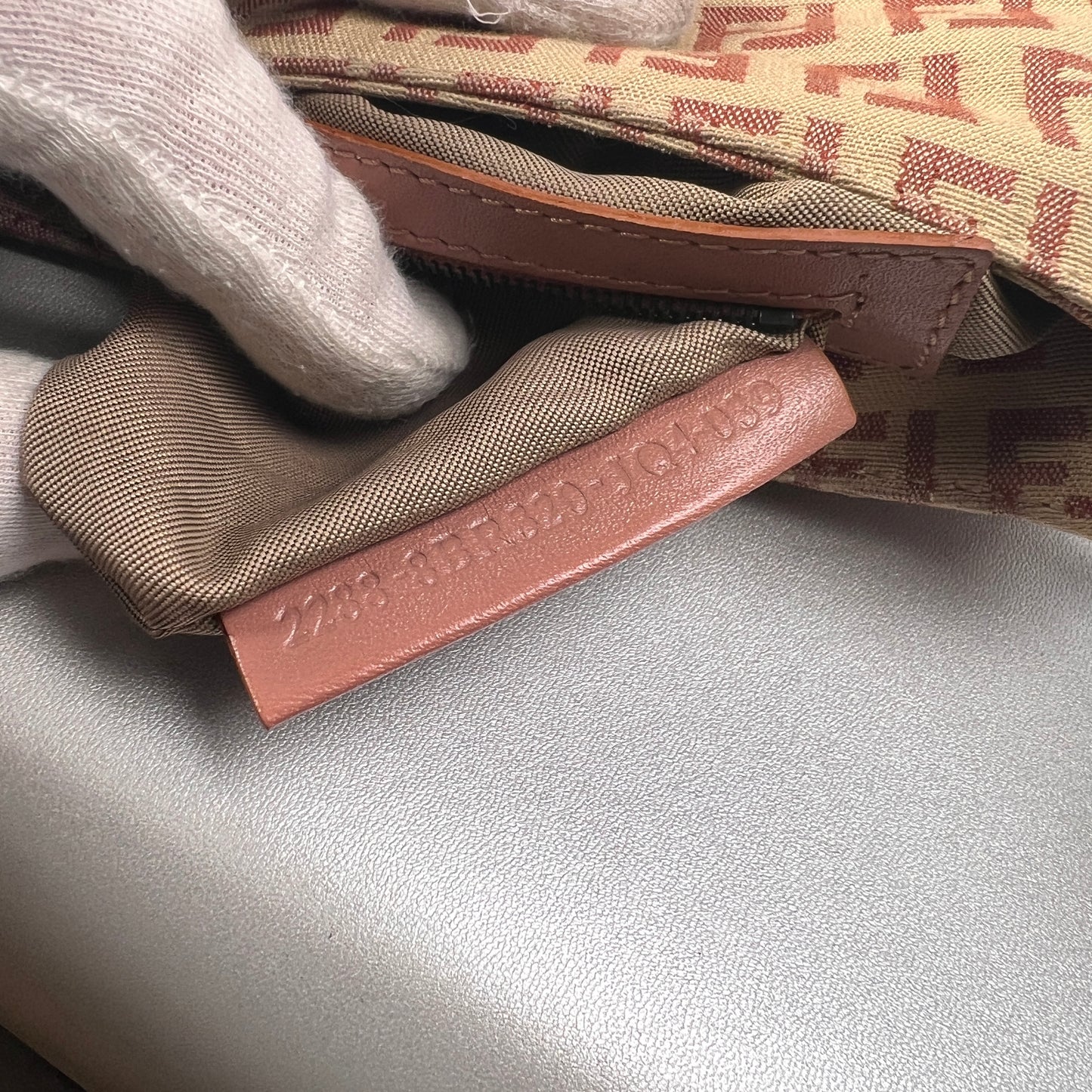 Fendi Pink Shoulder Bags A-15273