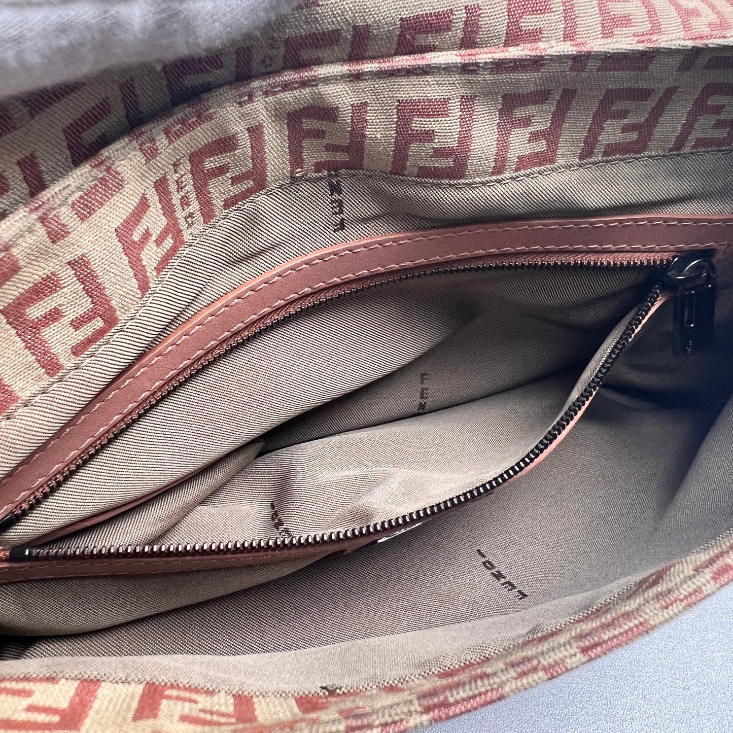 Fendi Pink Shoulder Bags A-15273