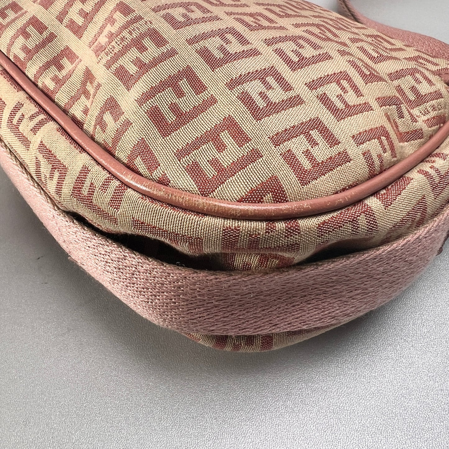 Fendi Pink Shoulder Bags A-15273