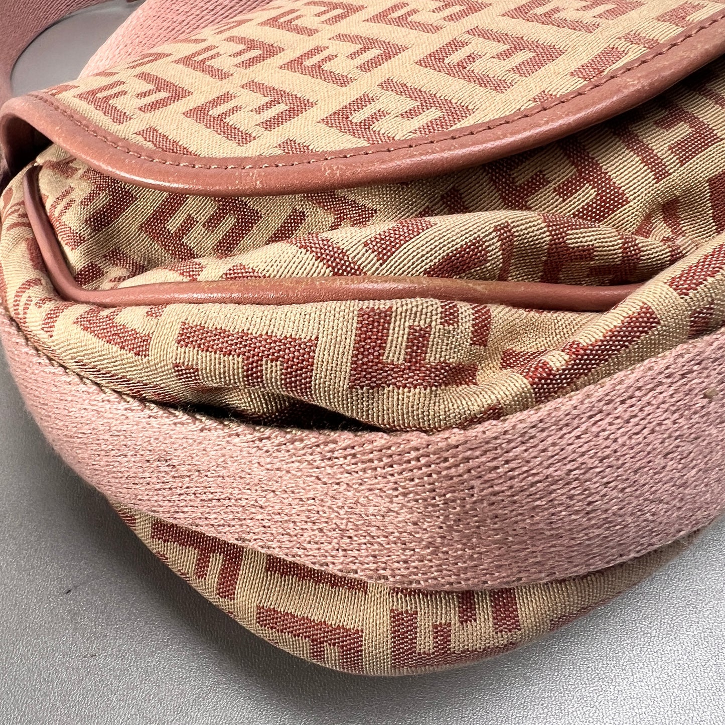 Fendi Pink Shoulder Bags A-15273