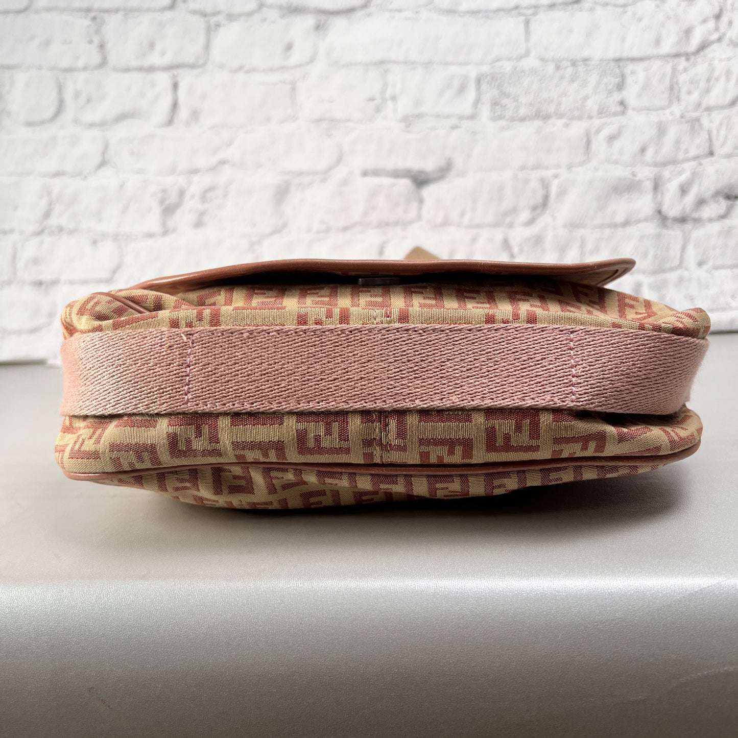 Fendi Pink Shoulder Bags A-15273