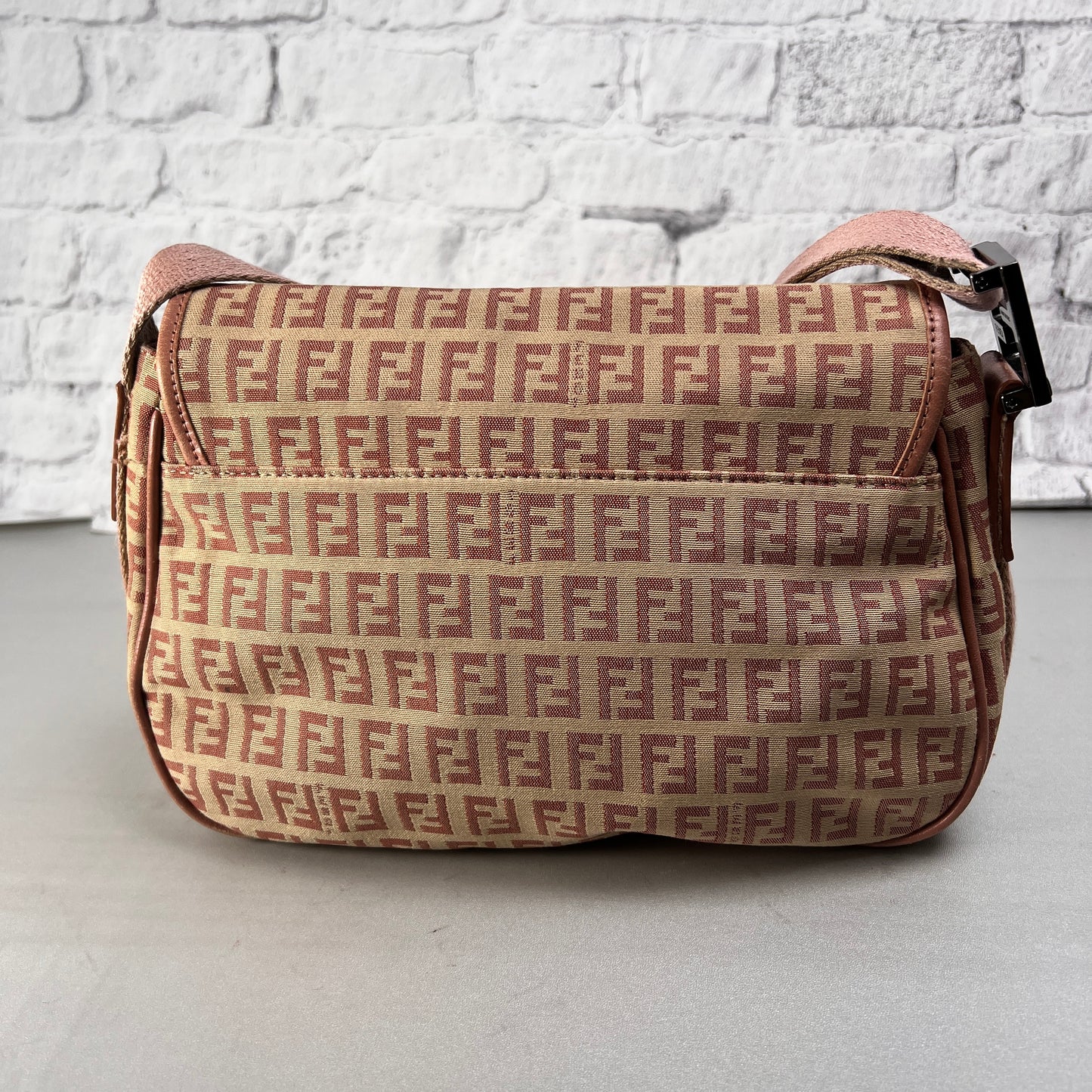 Fendi Pink Shoulder Bags A-15273
