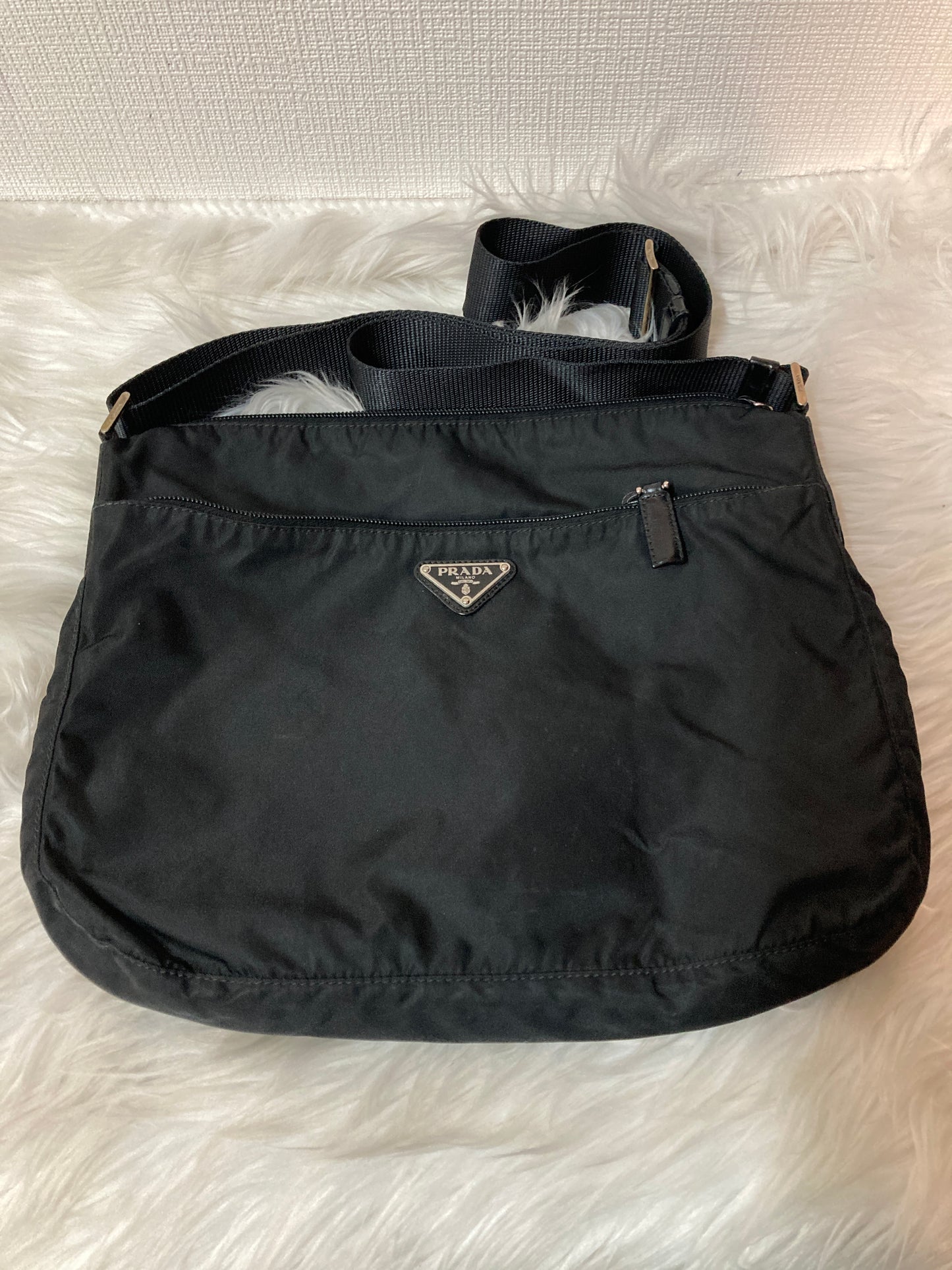 Prada ブラック系 Shoulder Bags A-15277