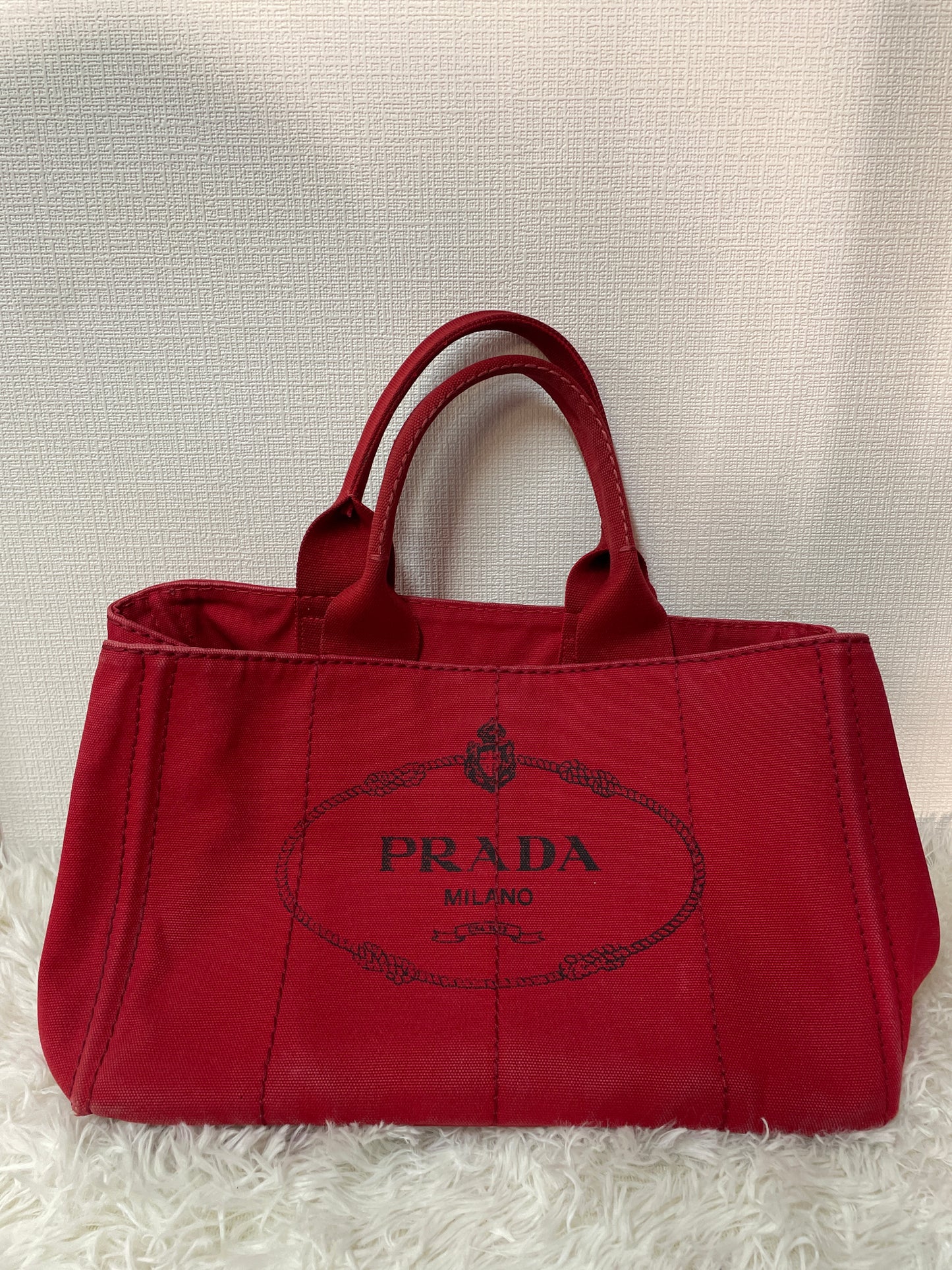 Prada Red Tote Bags A-15312