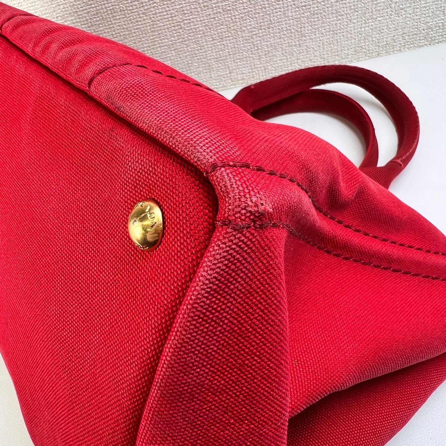 Prada Red Tote Bags A-15312