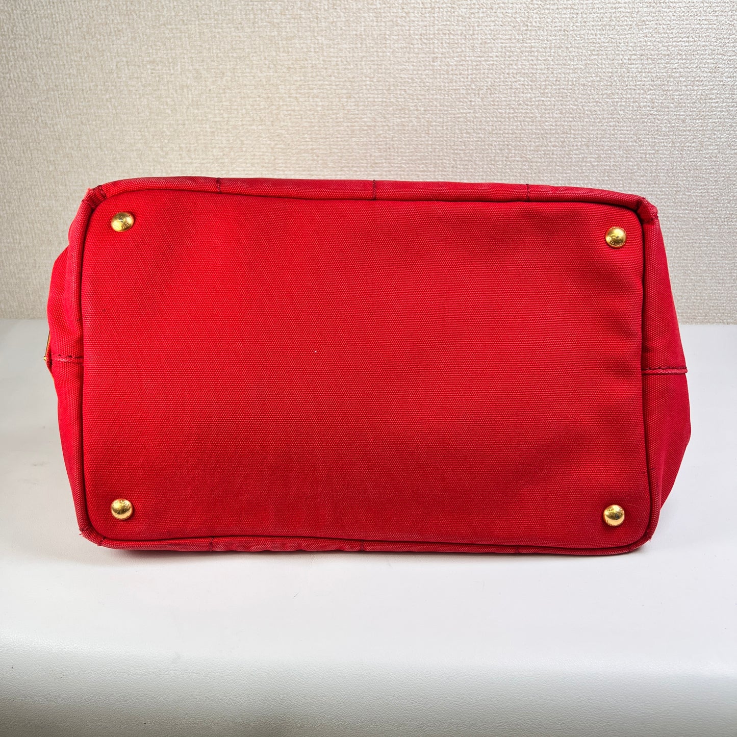 Prada Red Tote Bags A-15312