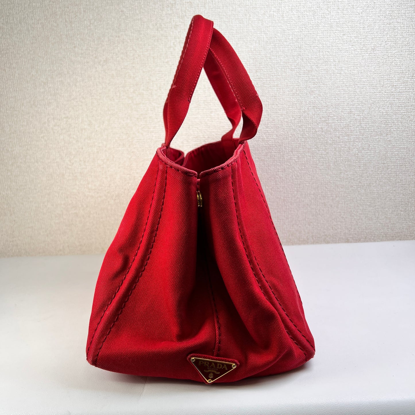 Prada Red Tote Bags A-15312