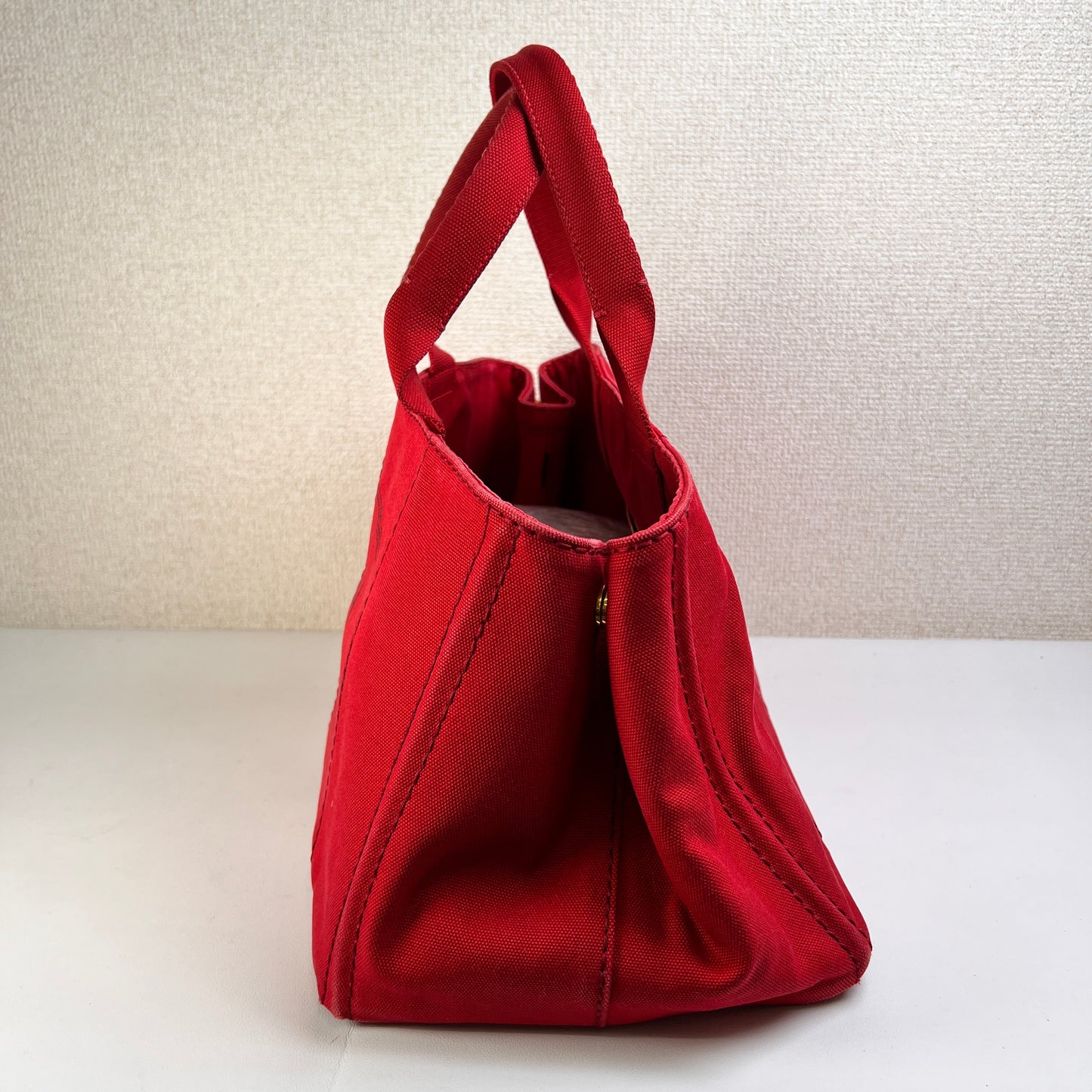 Prada Red Tote Bags A-15312