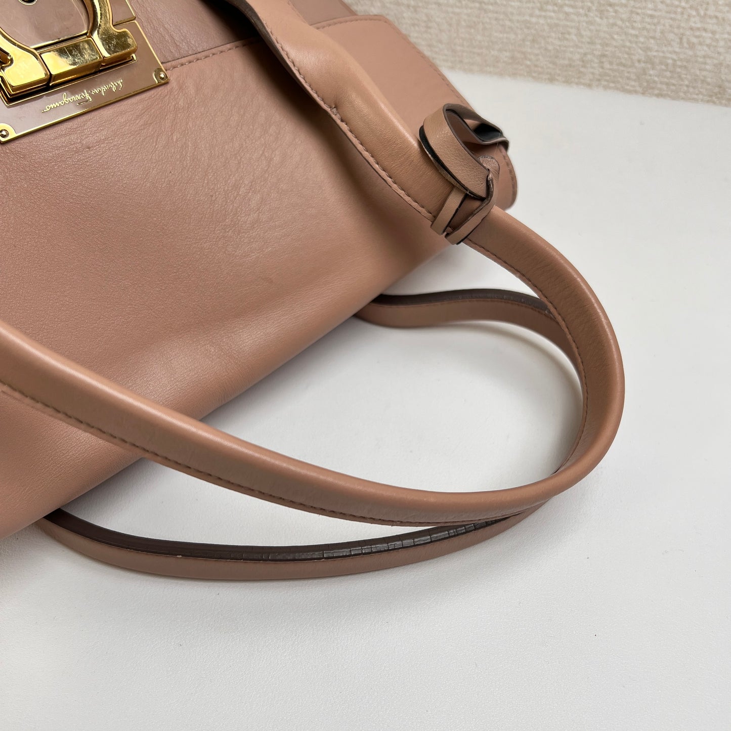 Ferragamo Pink Handle Bags A-15313