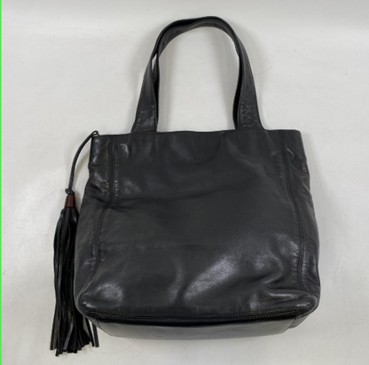Chanel Black Tote Bags A-15321