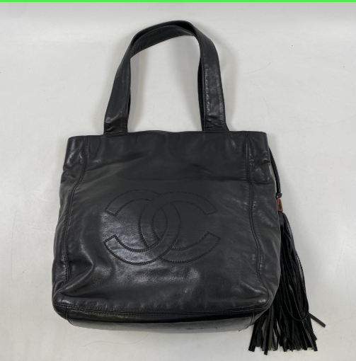 Chanel Black Tote Bags A-15321