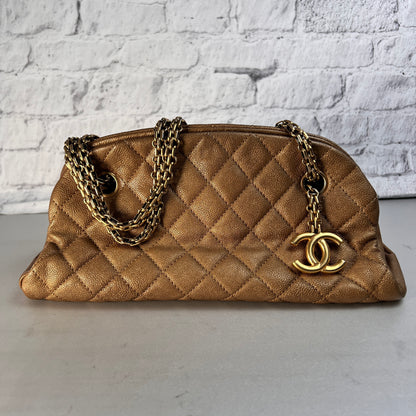Chanel Gold Shoulder Bags A-15327