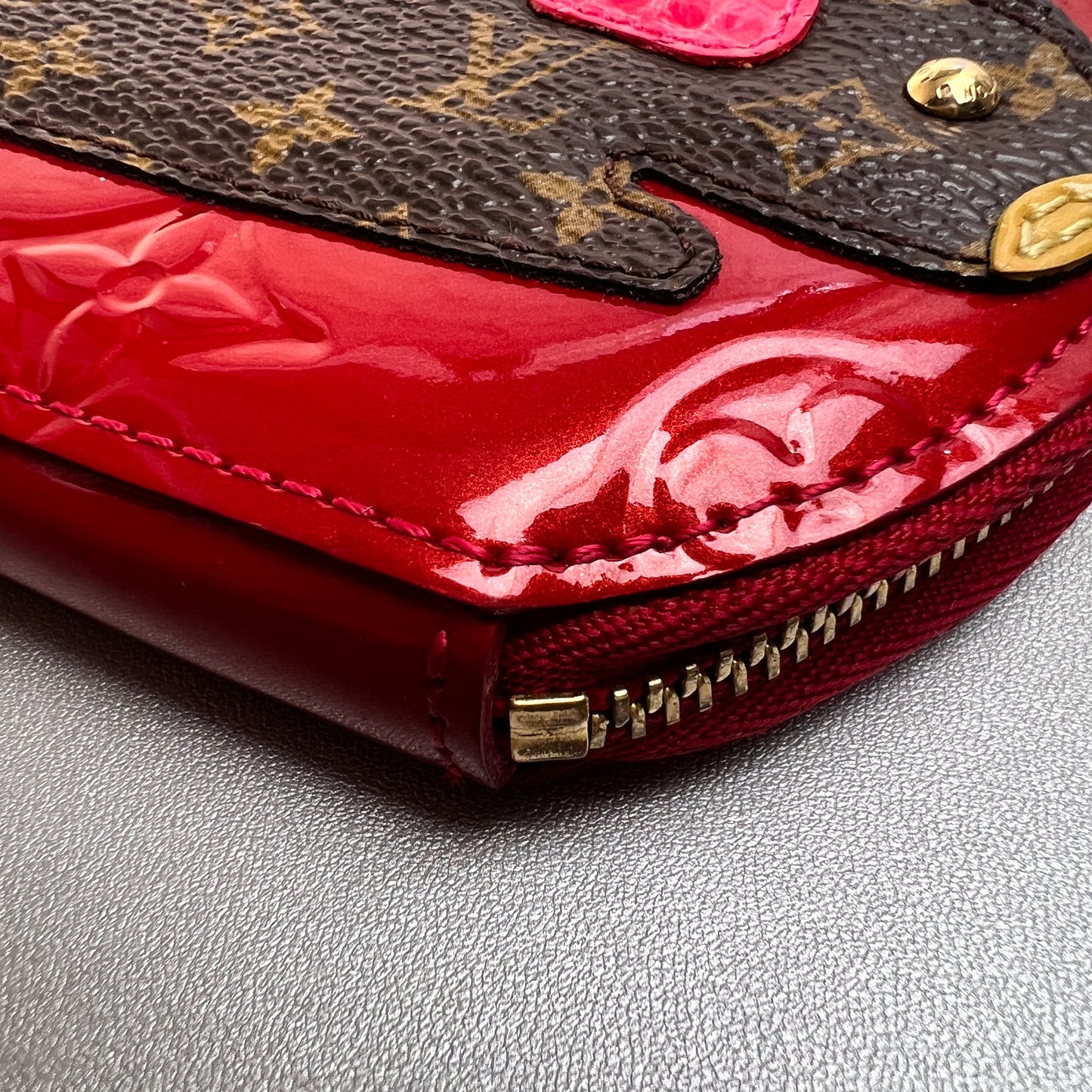 Louis Vuitton Red Wallets A-15335