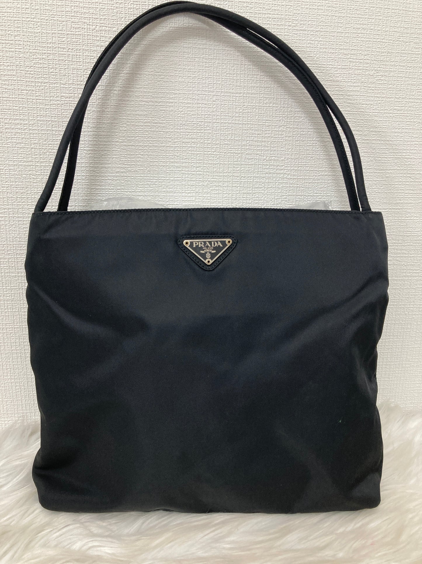 Prada Black Tote Bags A-15345