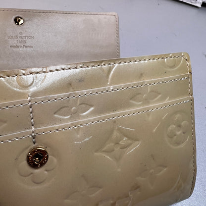 Louis Vuitton Beige Wallets A-15361