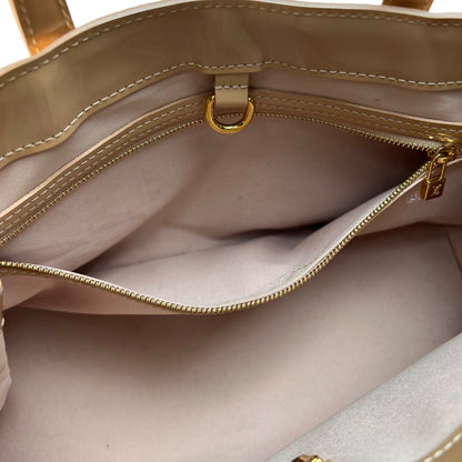 Louis Vuitton Beige Tote Bags A-15367
