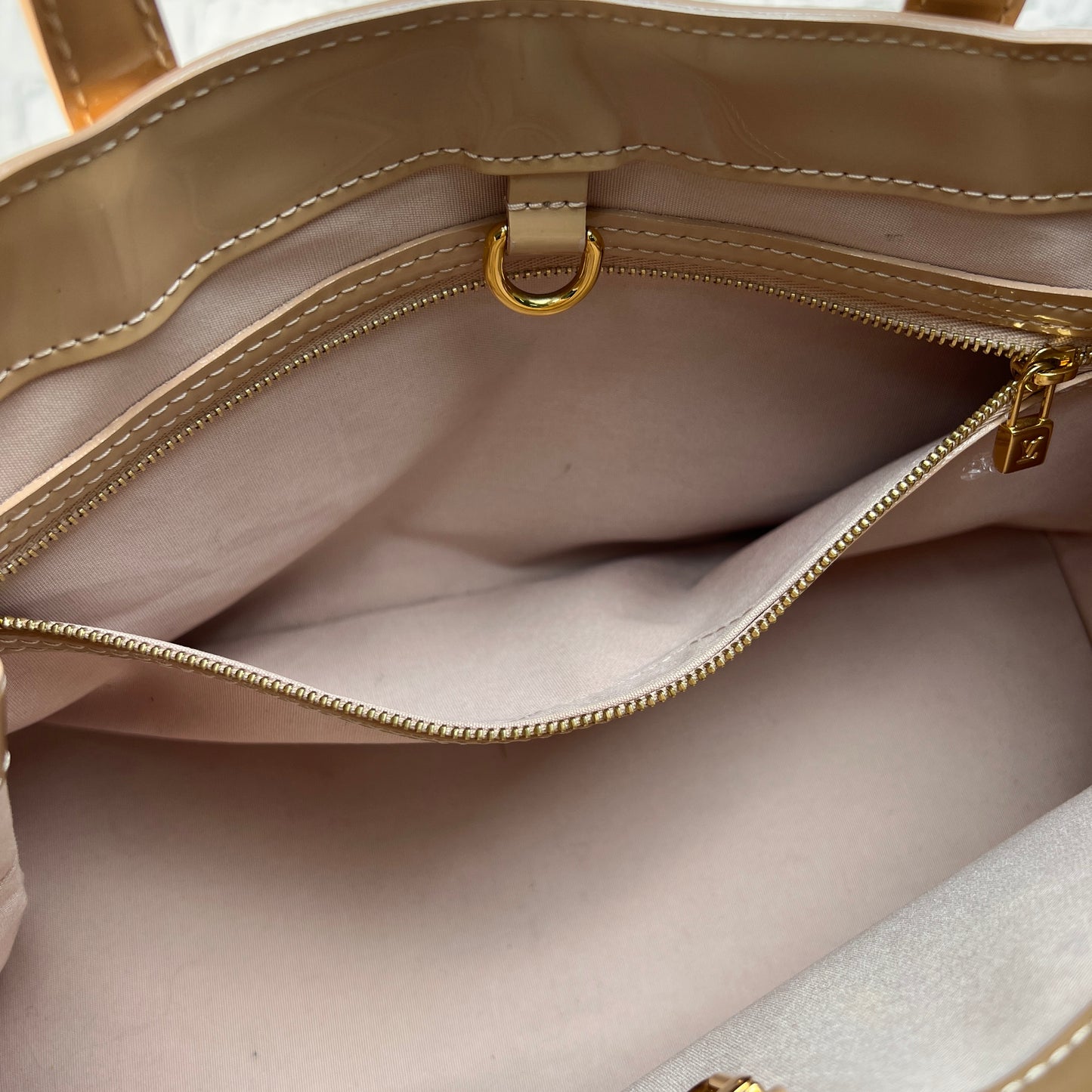 Louis Vuitton Beige Tote Bags A-15367