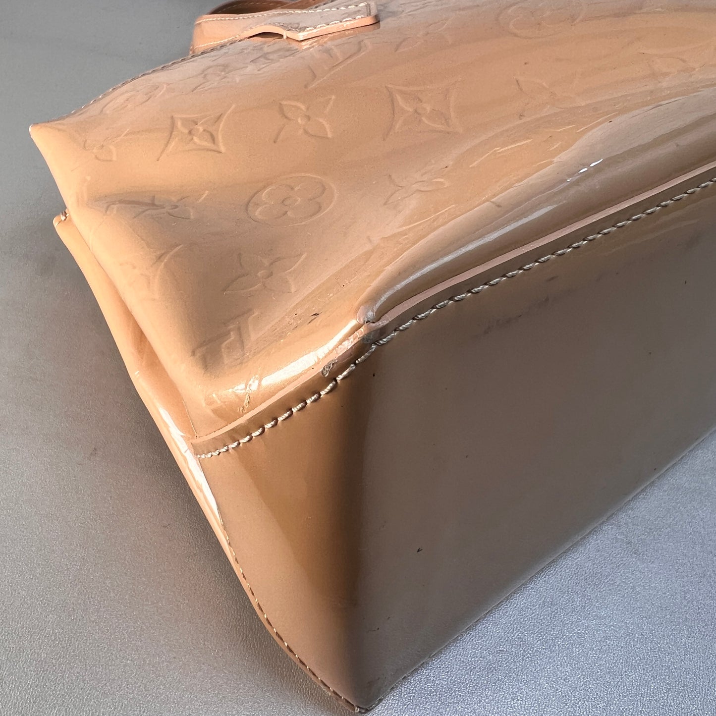 Louis Vuitton Beige Tote Bags A-15367