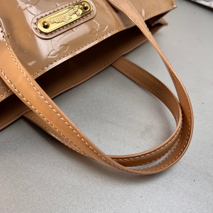 Louis Vuitton Beige Tote Bags A-15367