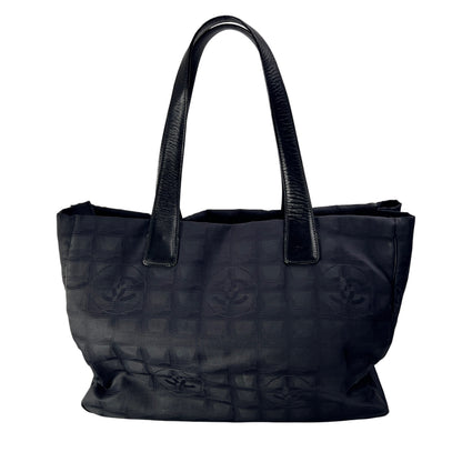 Chanel Black Tote Bags A-15369