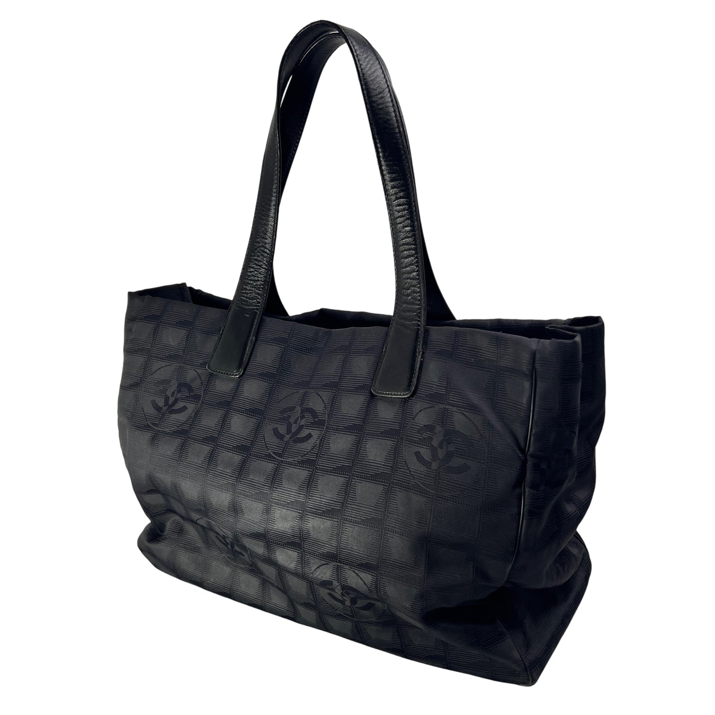 Chanel Black Tote Bags A-15369
