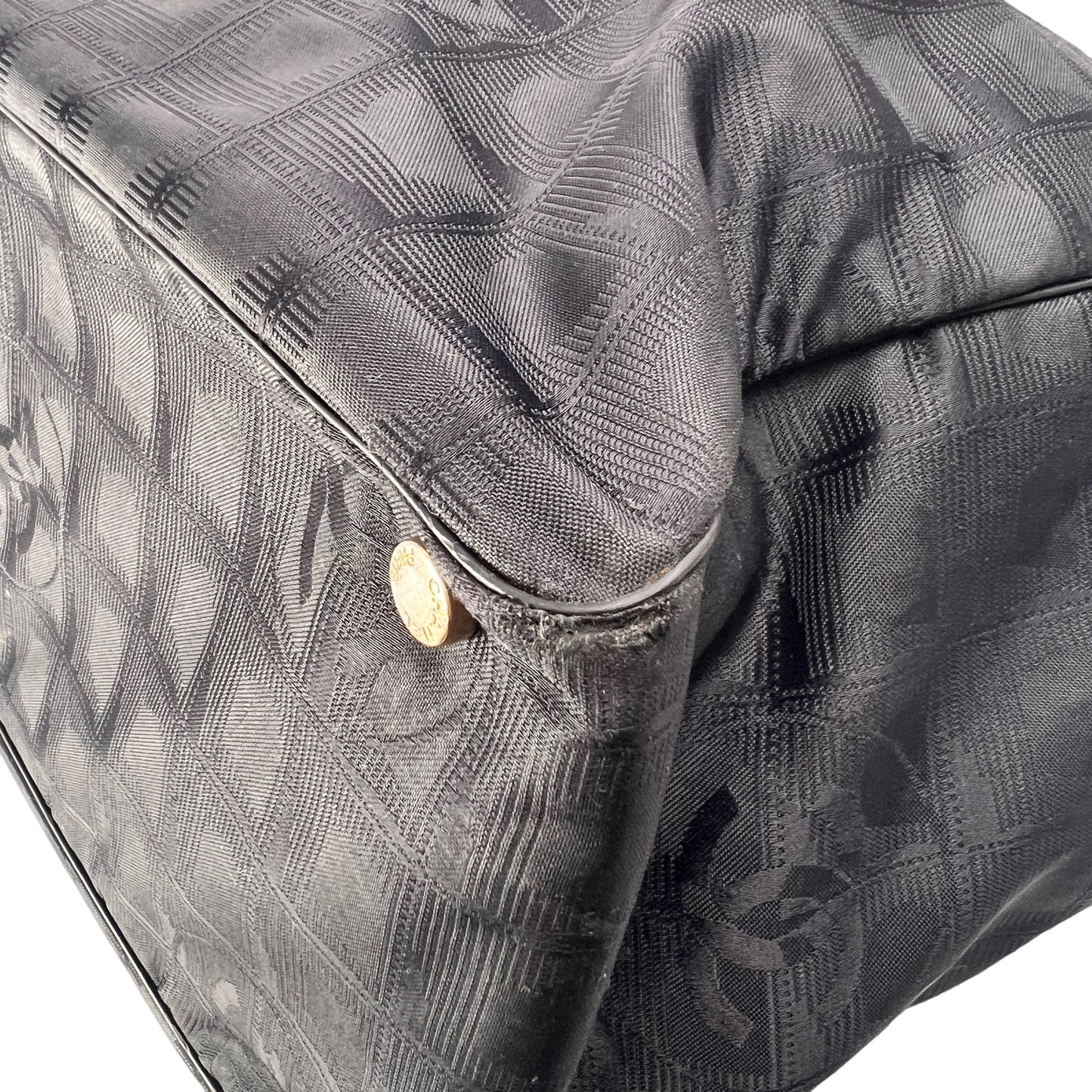 Chanel Black Tote Bags A-15369