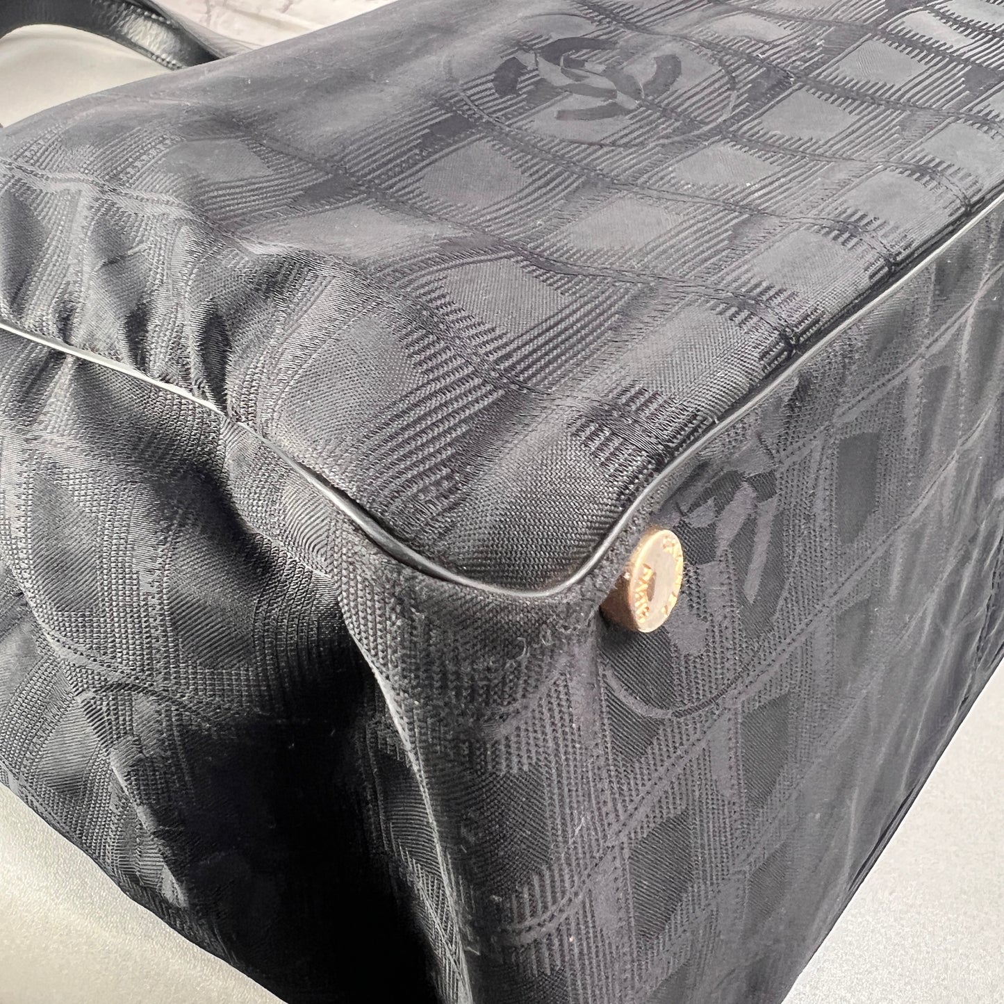 Chanel Black Tote Bags A-15369