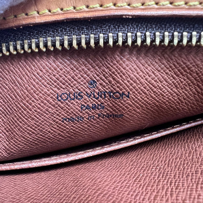 Louis Vuitton Brown Shoulder Bags A-15370