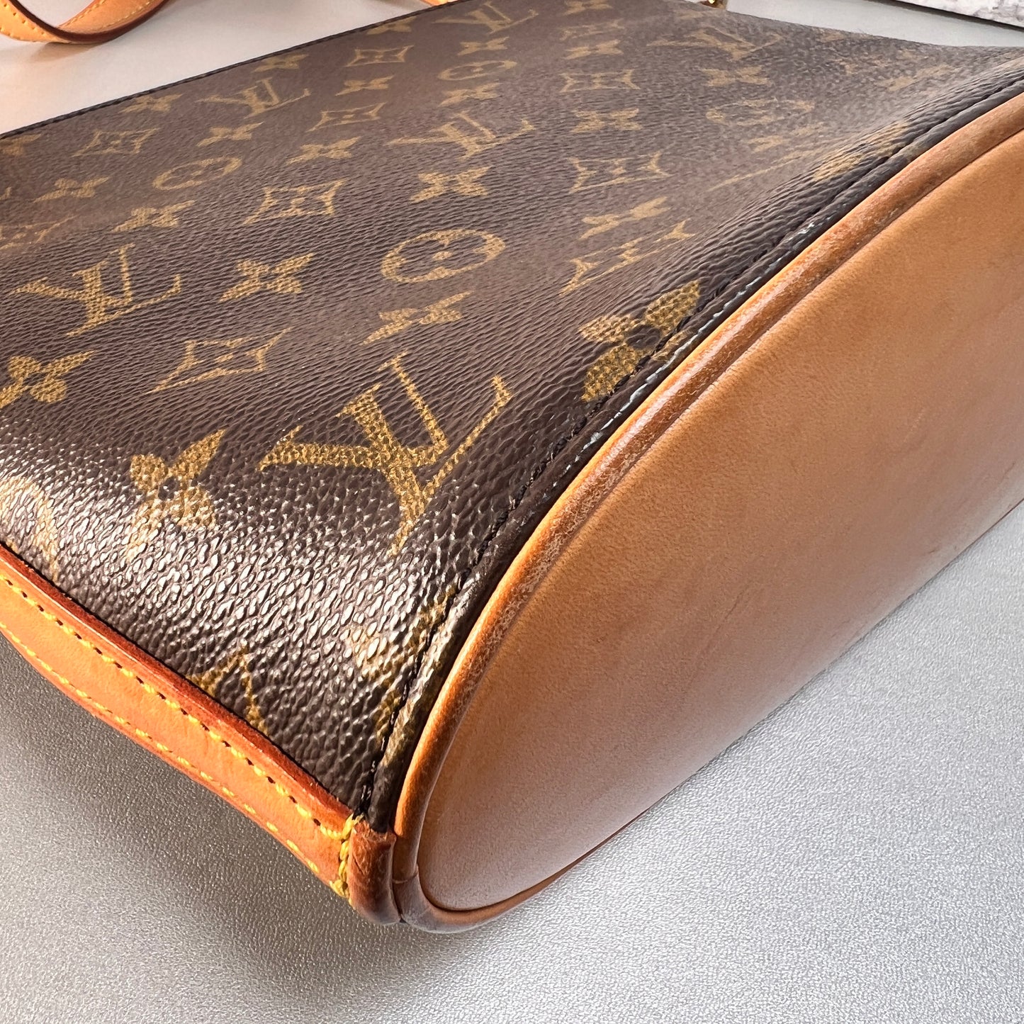 Louis Vuitton Brown Shoulder Bags A-15370