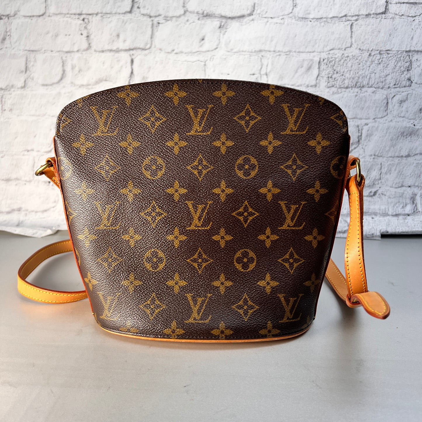 Louis Vuitton Brown Shoulder Bags A-15370