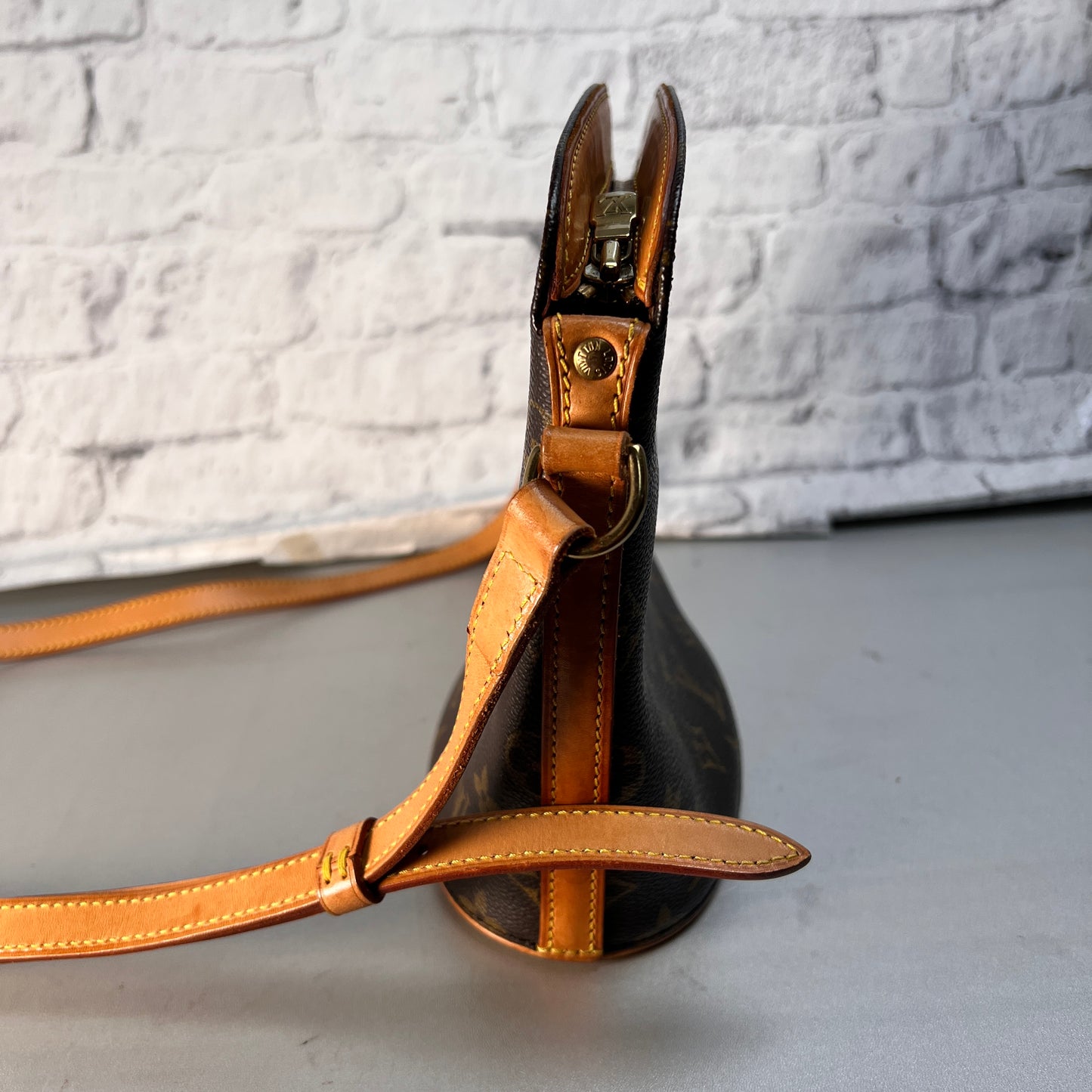 Louis Vuitton Brown Shoulder Bags A-15370