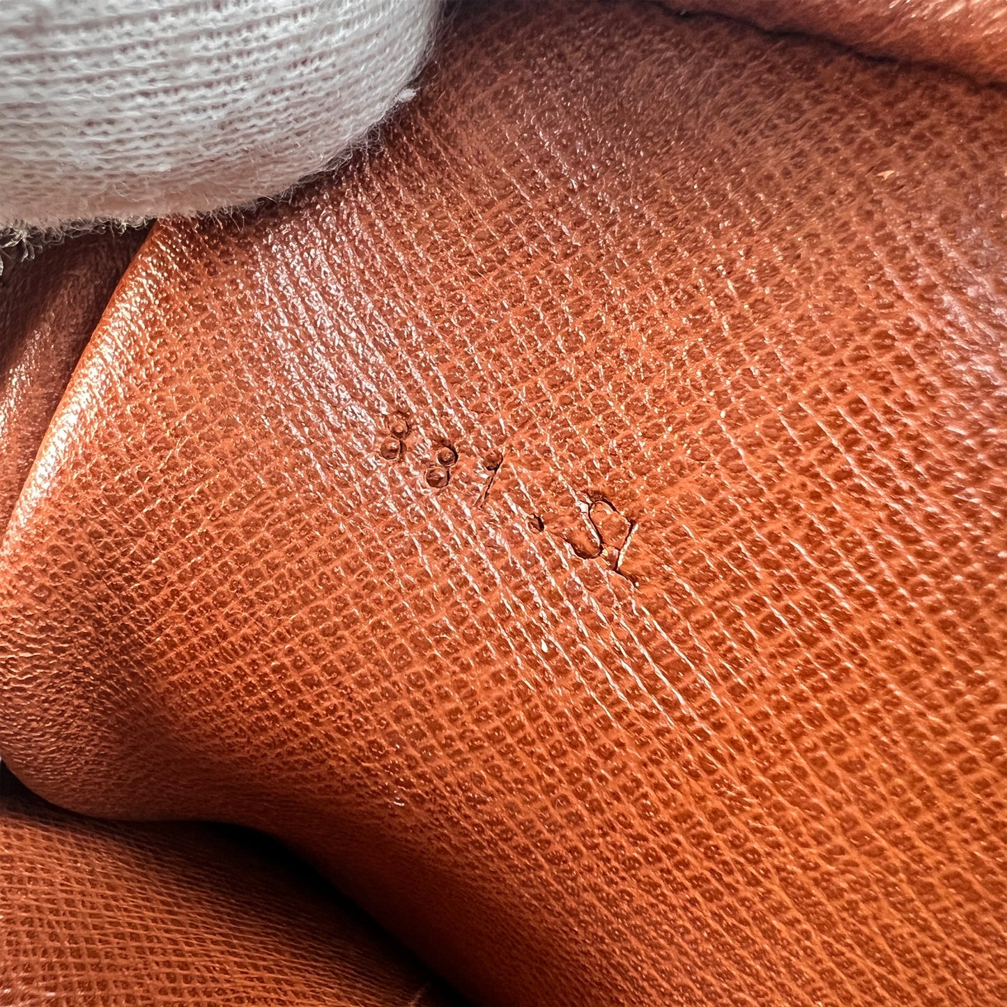 Louis Vuitton Brown Shoulder Bags A-15372