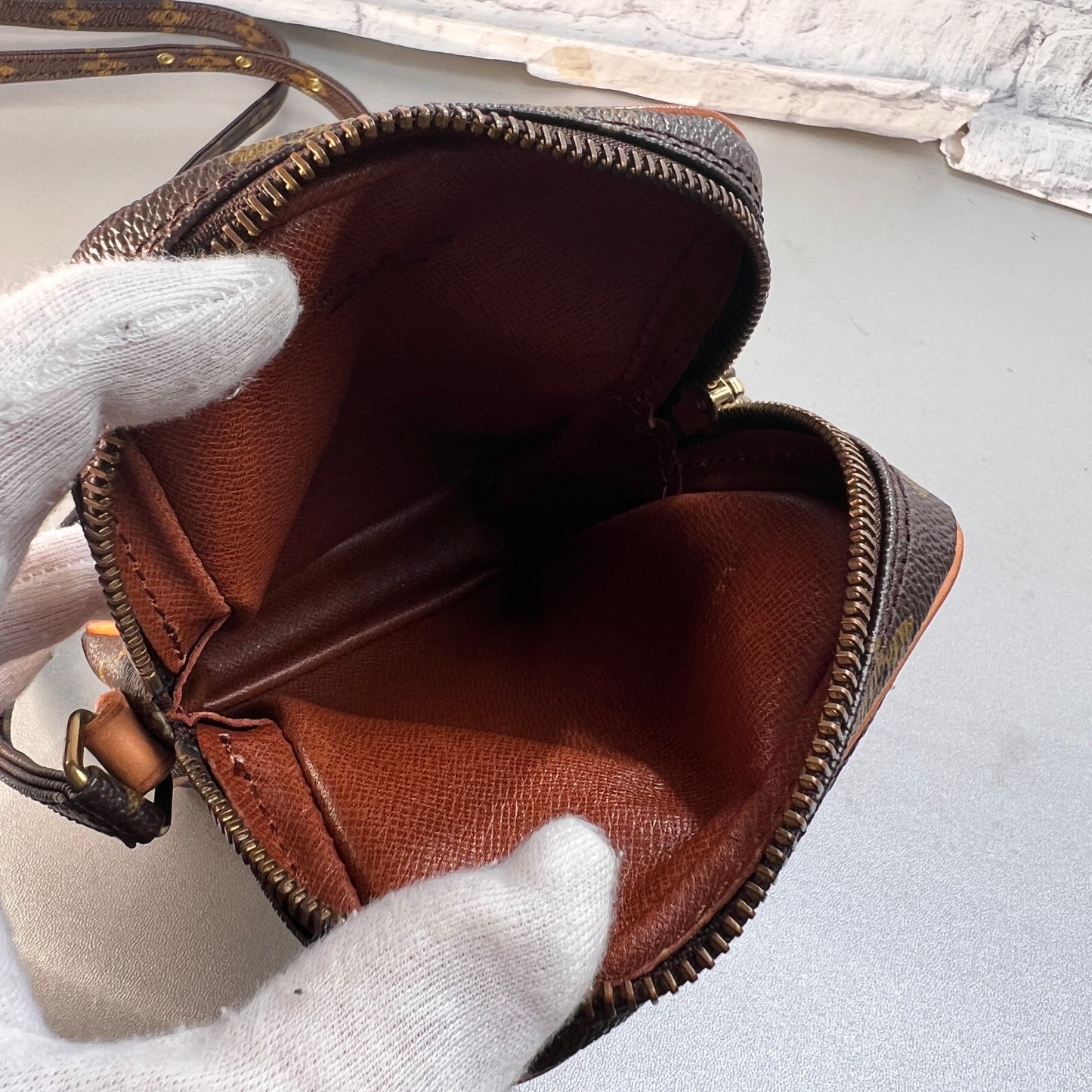 Louis Vuitton Brown Shoulder Bags A-15372