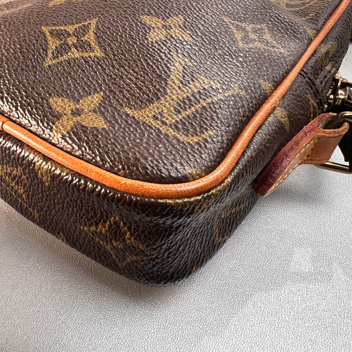 Louis Vuitton Brown Shoulder Bags A-15372