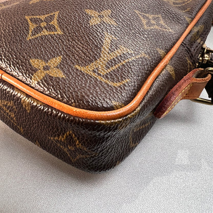 Louis Vuitton Brown Shoulder Bags A-15372
