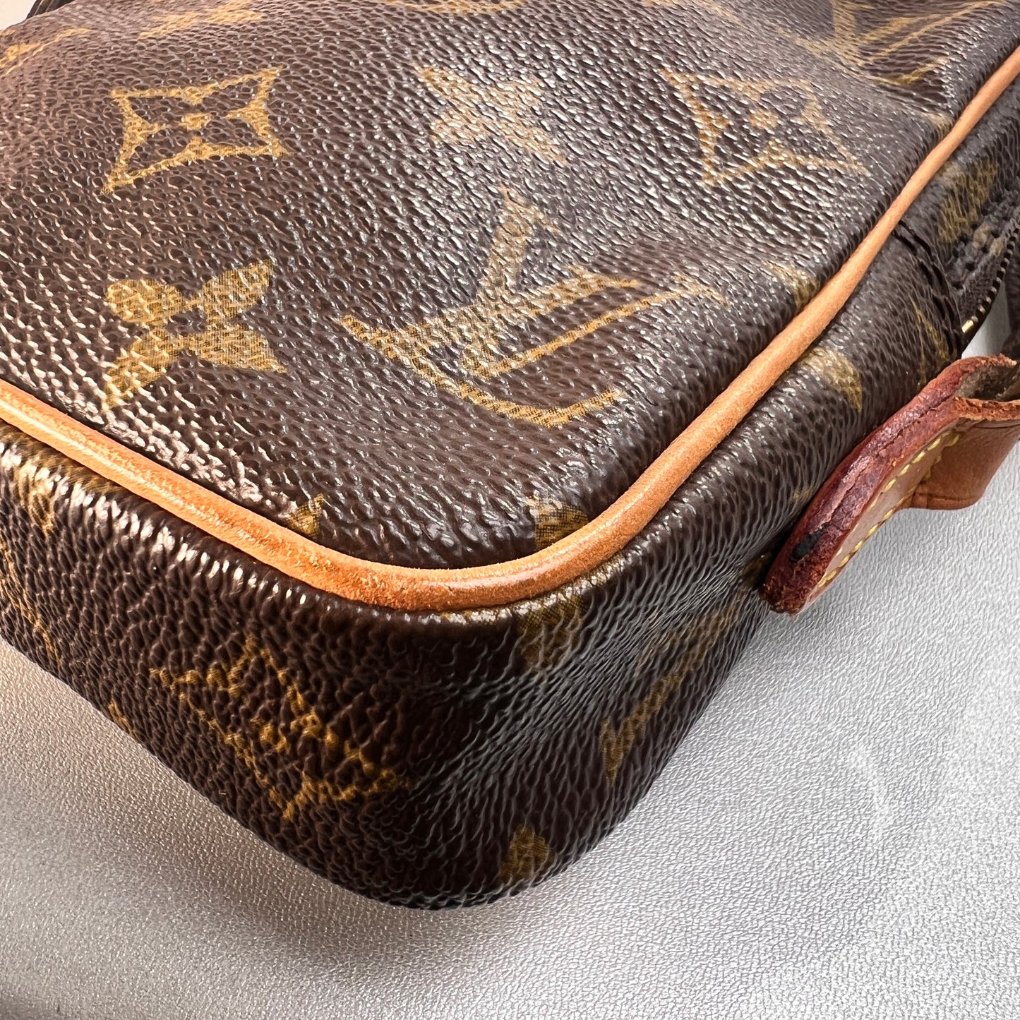 Louis Vuitton Brown Shoulder Bags A-15372