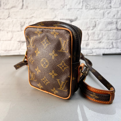 Louis Vuitton Brown Shoulder Bags A-15372