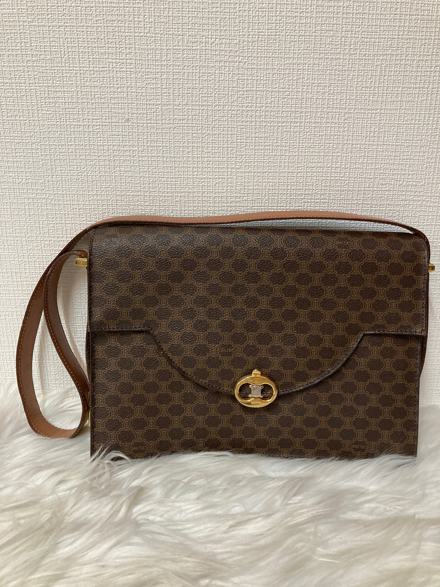 Celine Brown Shoulder Bags A-15377