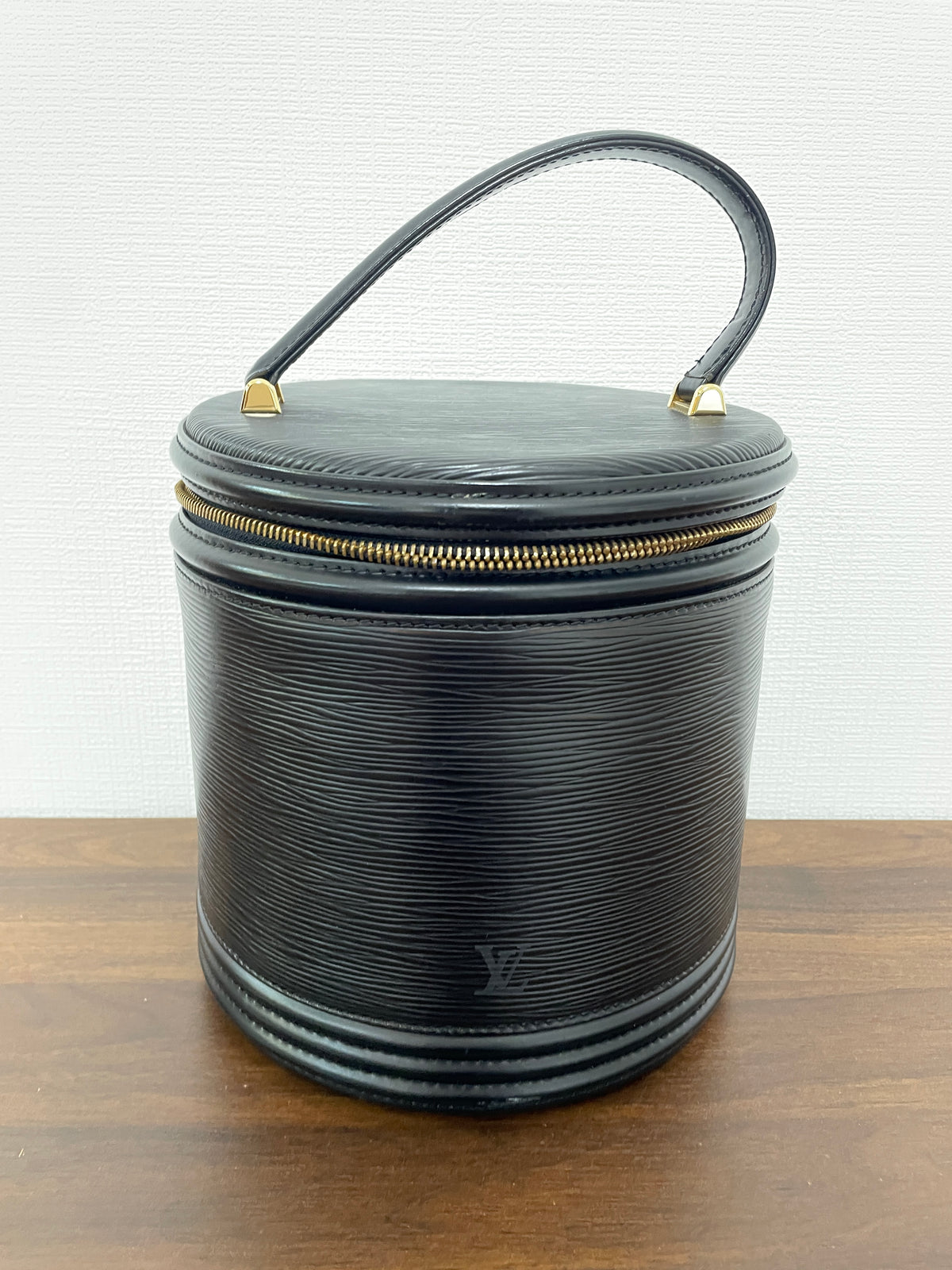 Louis Vuitton Black Handle Bags A-15382
