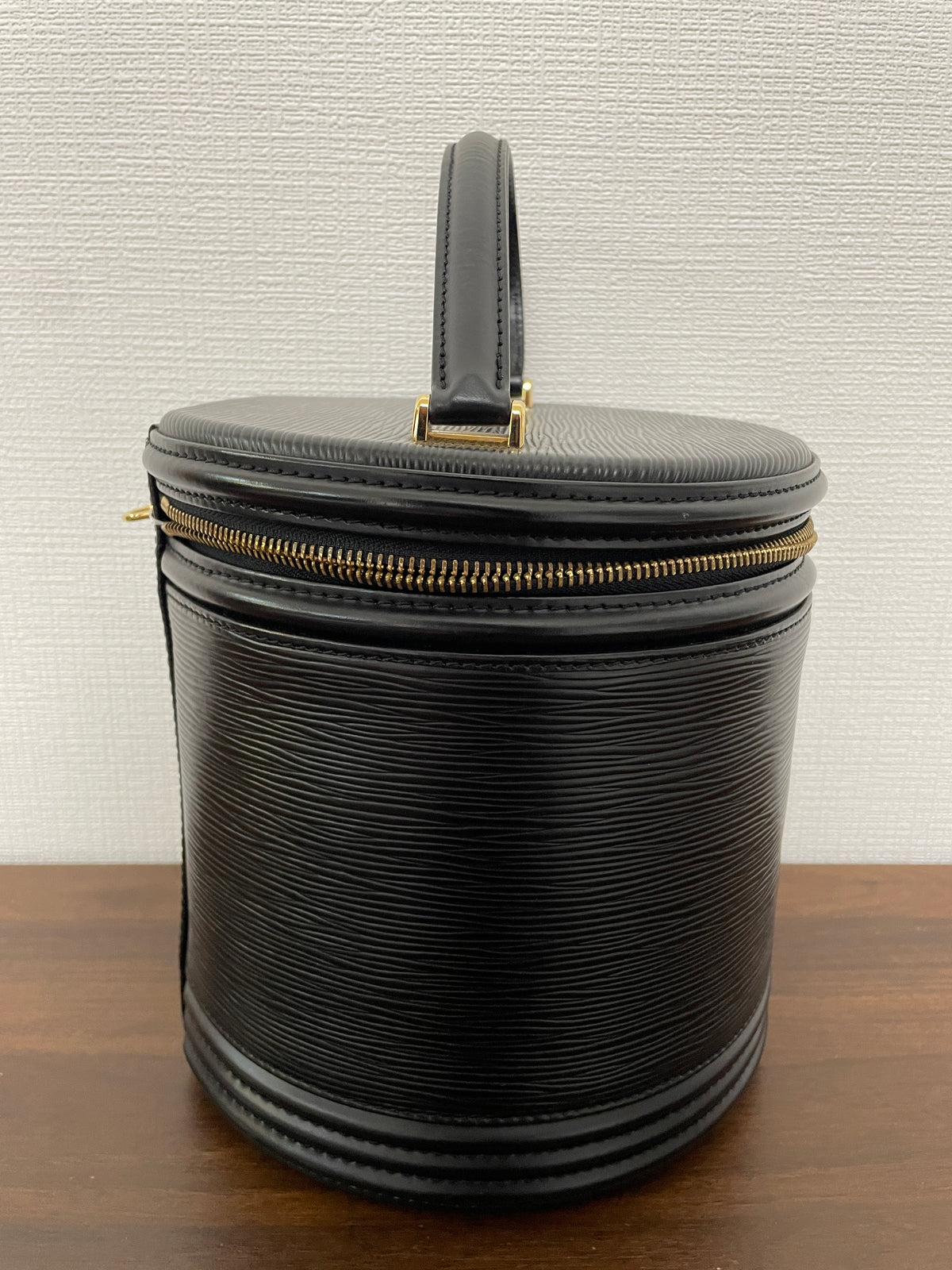 Louis Vuitton Black Handle Bags A-15382