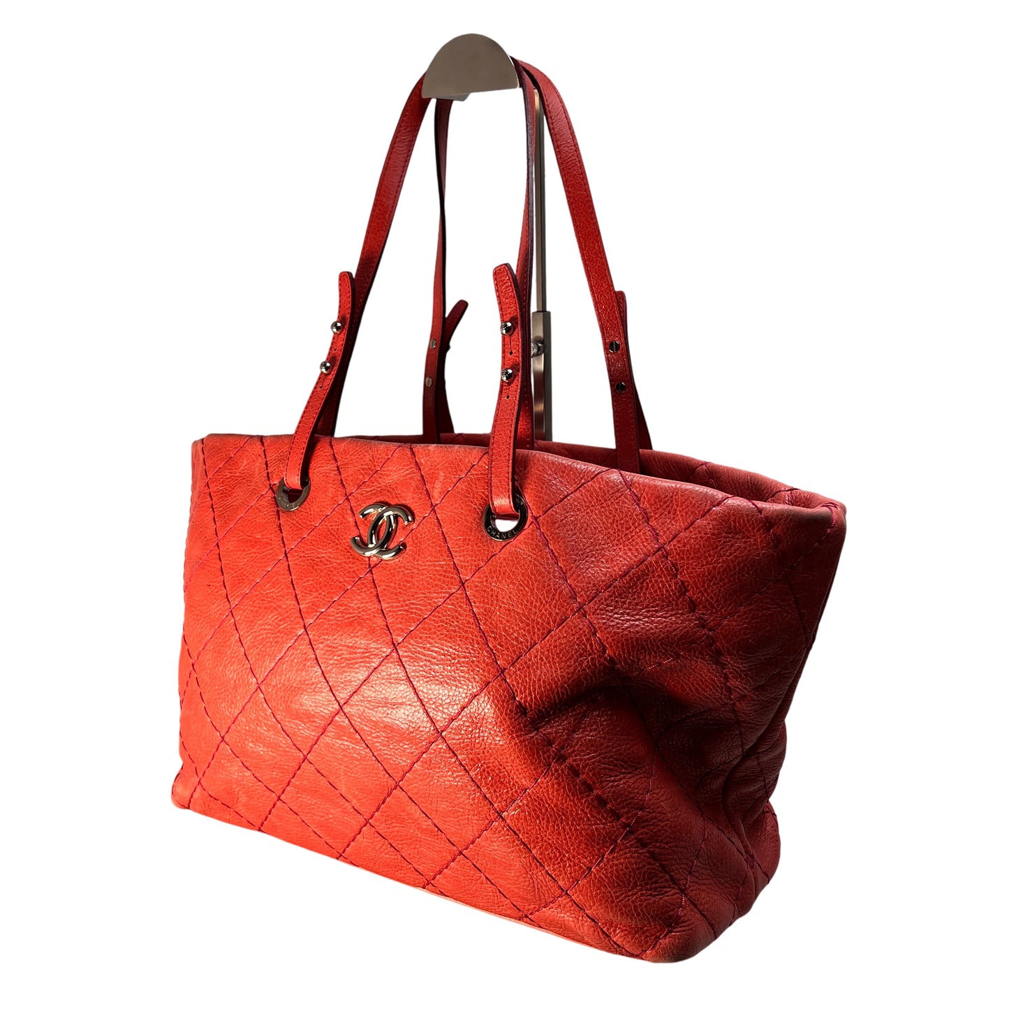 Chanel Red Tote Bags A-15383