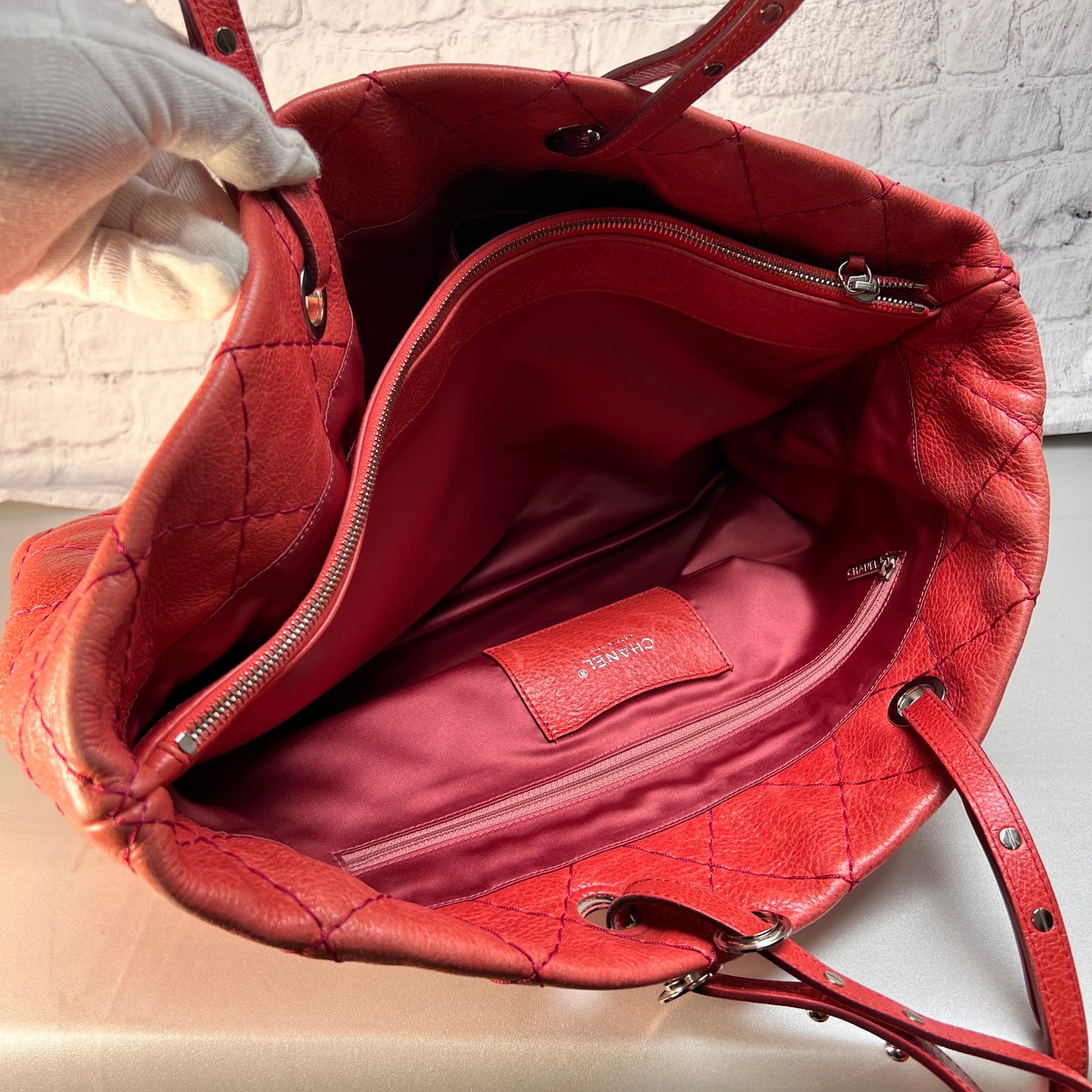 Chanel Red Tote Bags A-15383