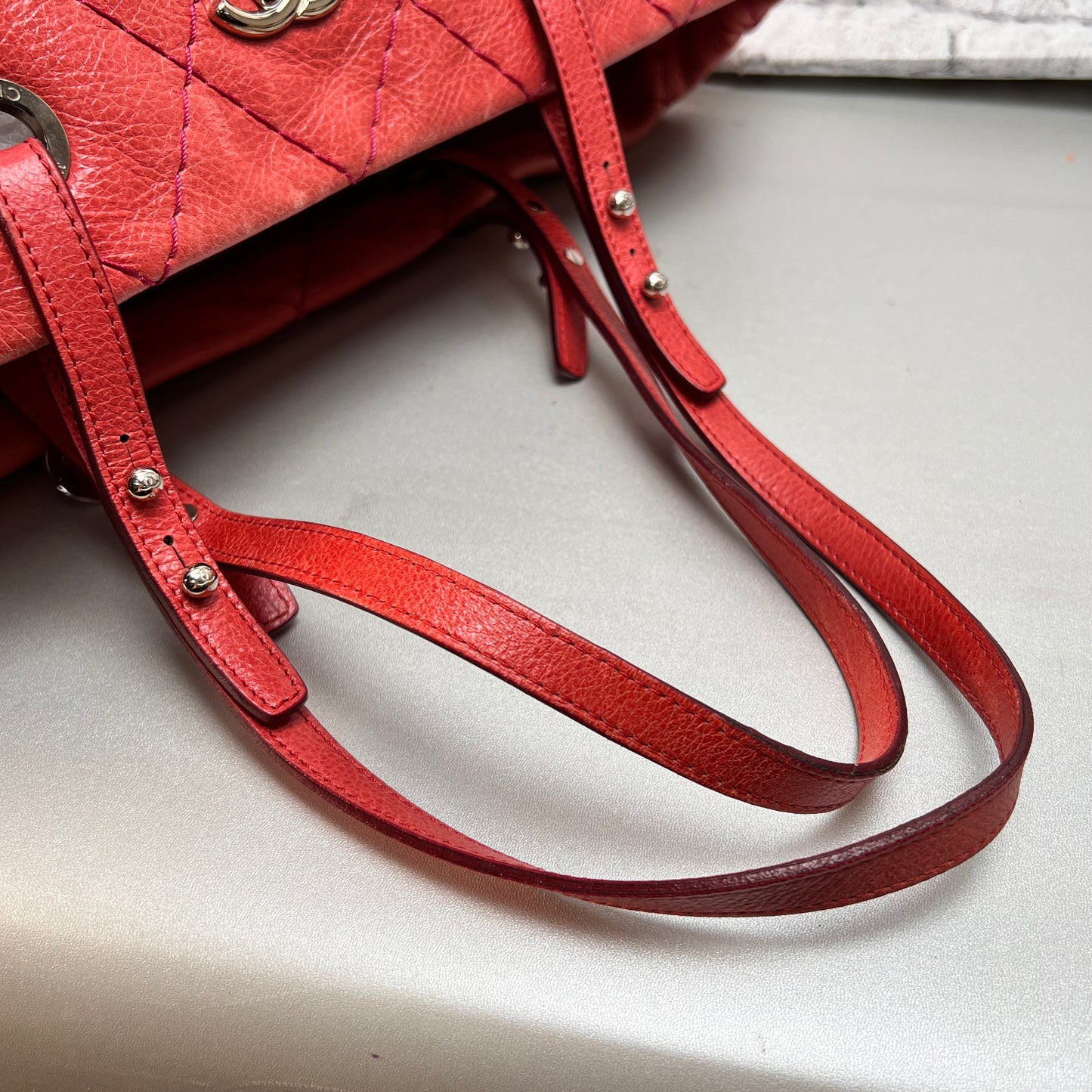 Chanel Red Tote Bags A-15383