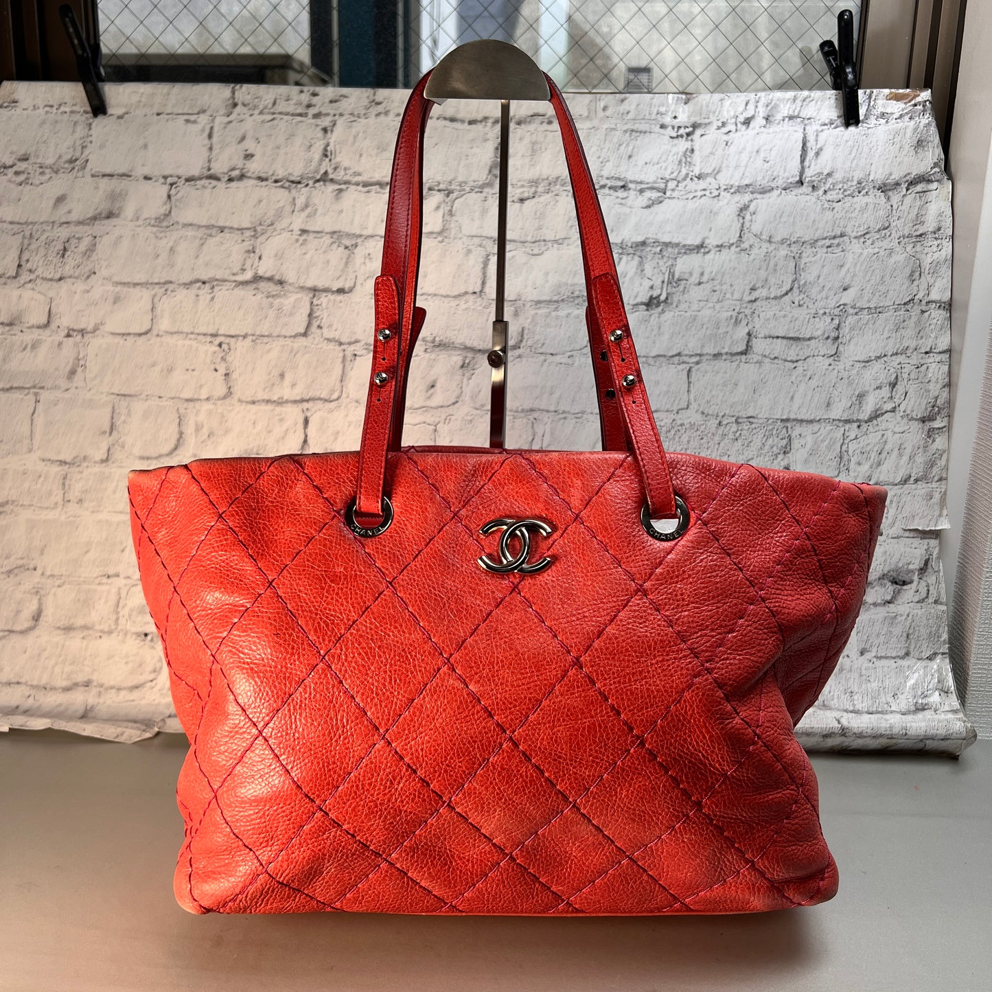 Chanel Red Tote Bags A-15383