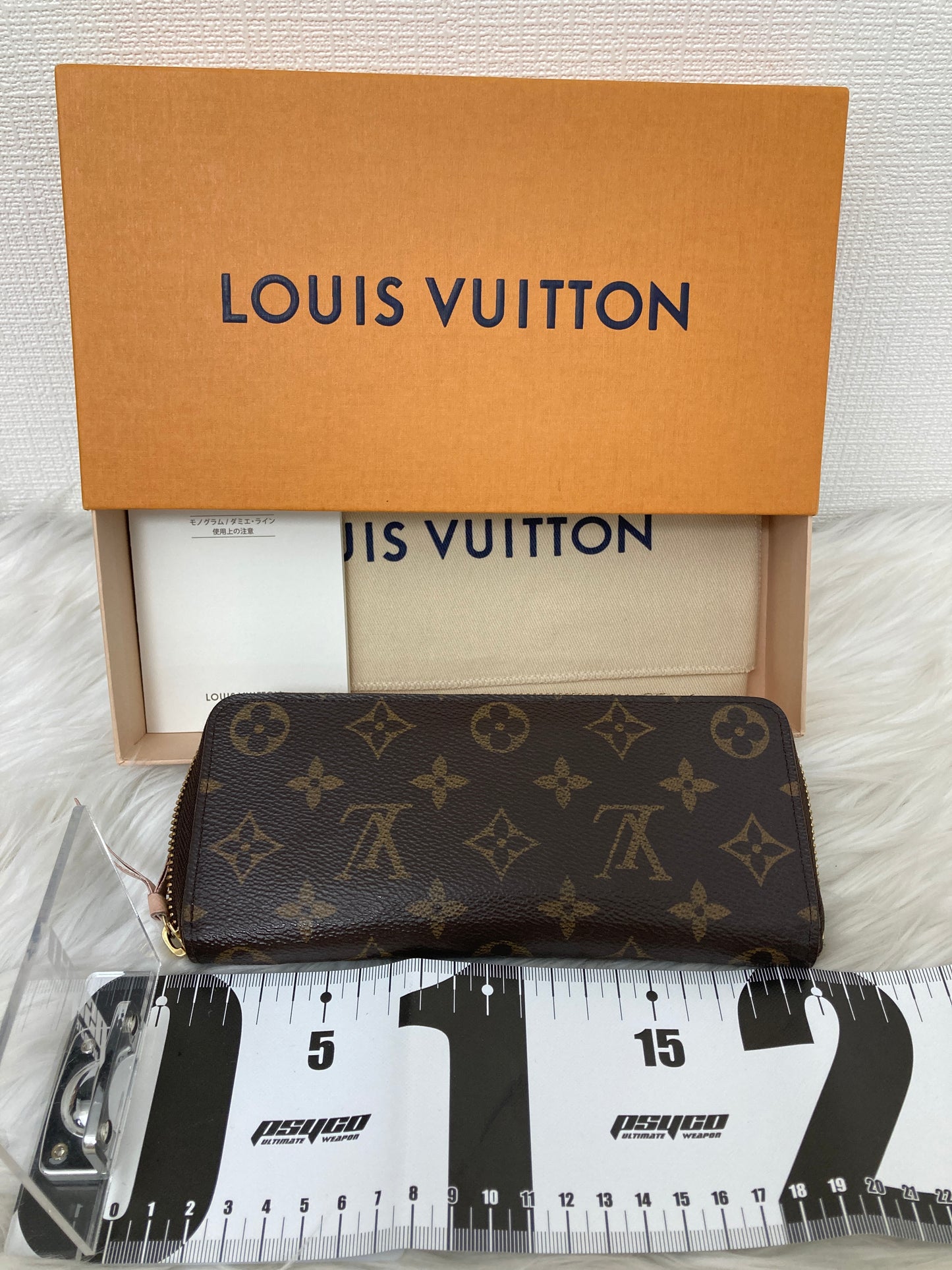 Louis Vuitton Multicolor Wallets A-15420