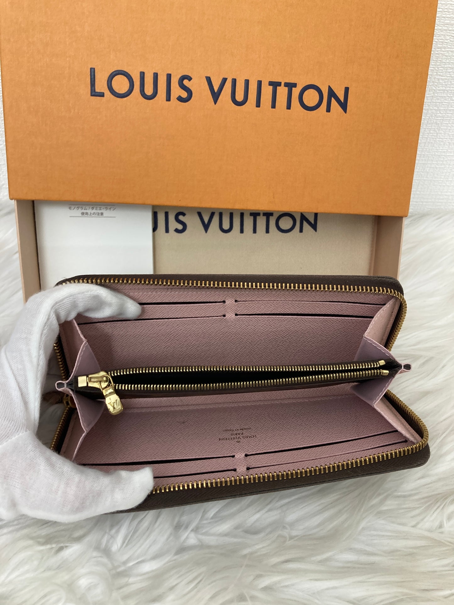 Louis Vuitton Multicolor Wallets A-15420
