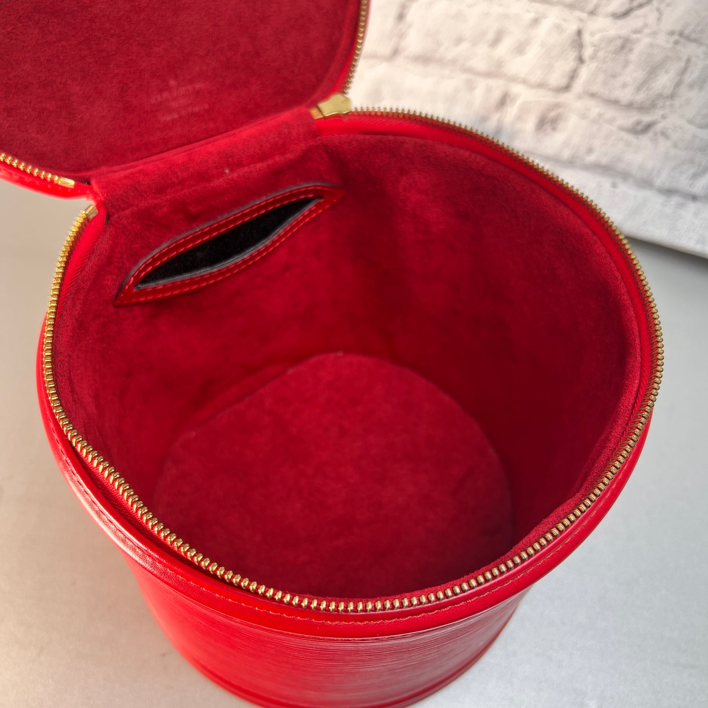 Louis Vuitton Red Handle Bags A-15430