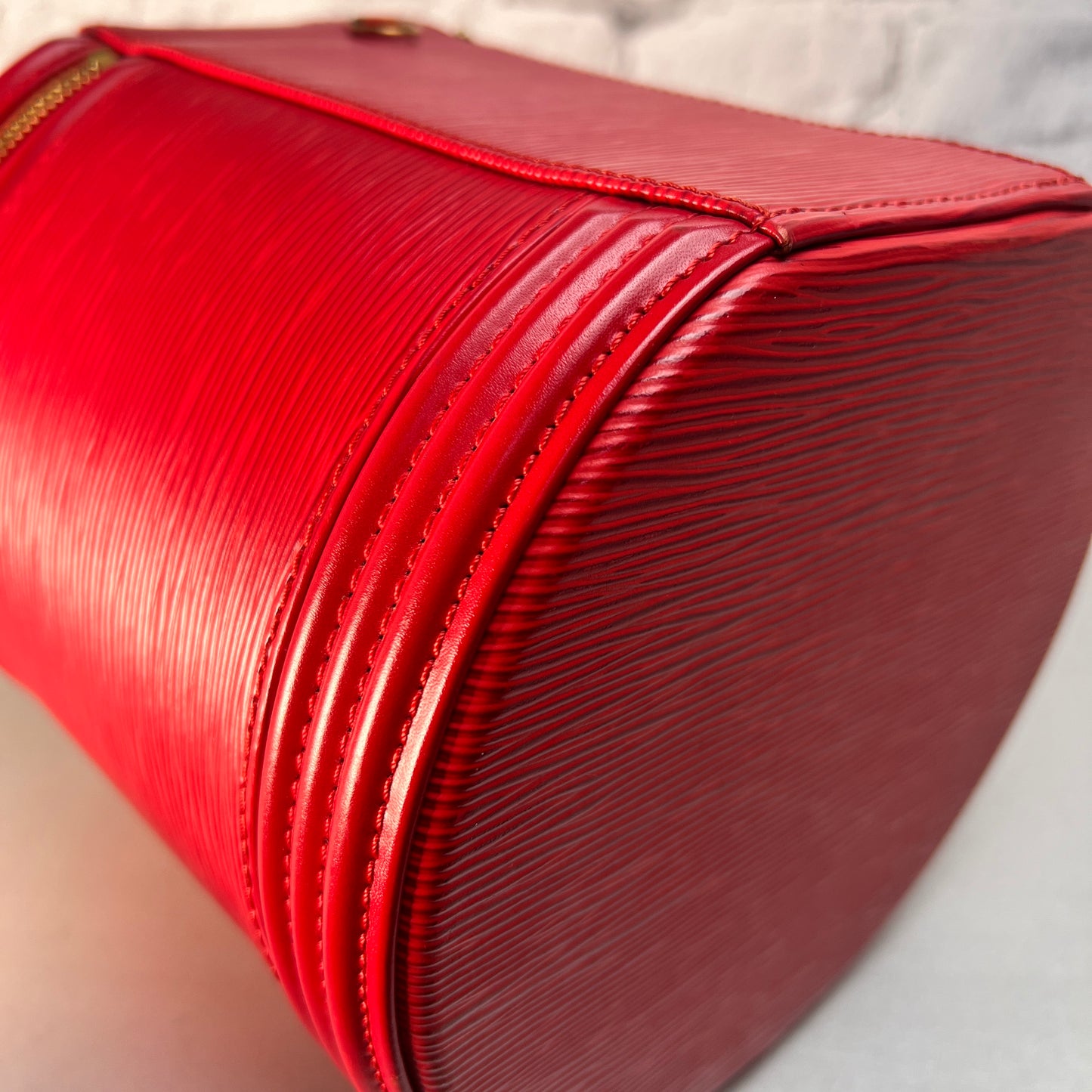 Louis Vuitton Red Handle Bags A-15430