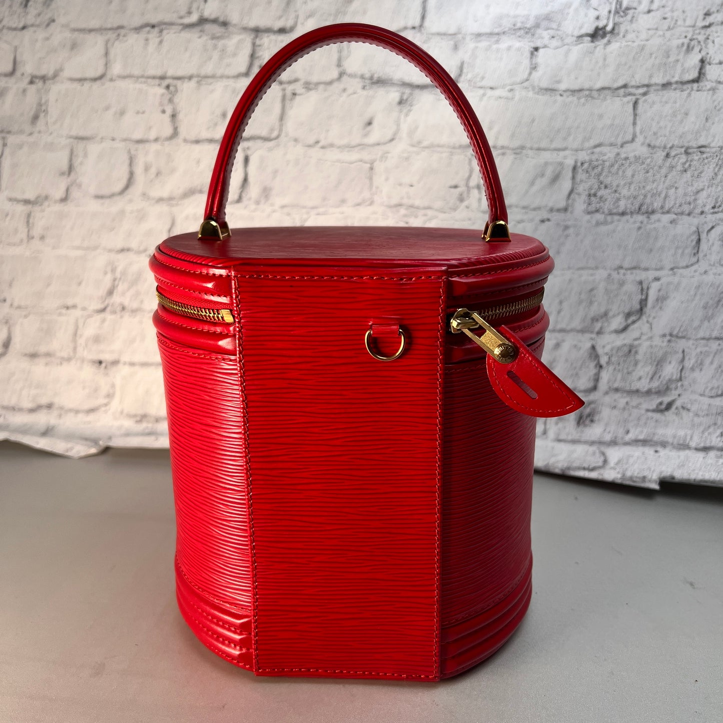 Louis Vuitton Red Handle Bags A-15430