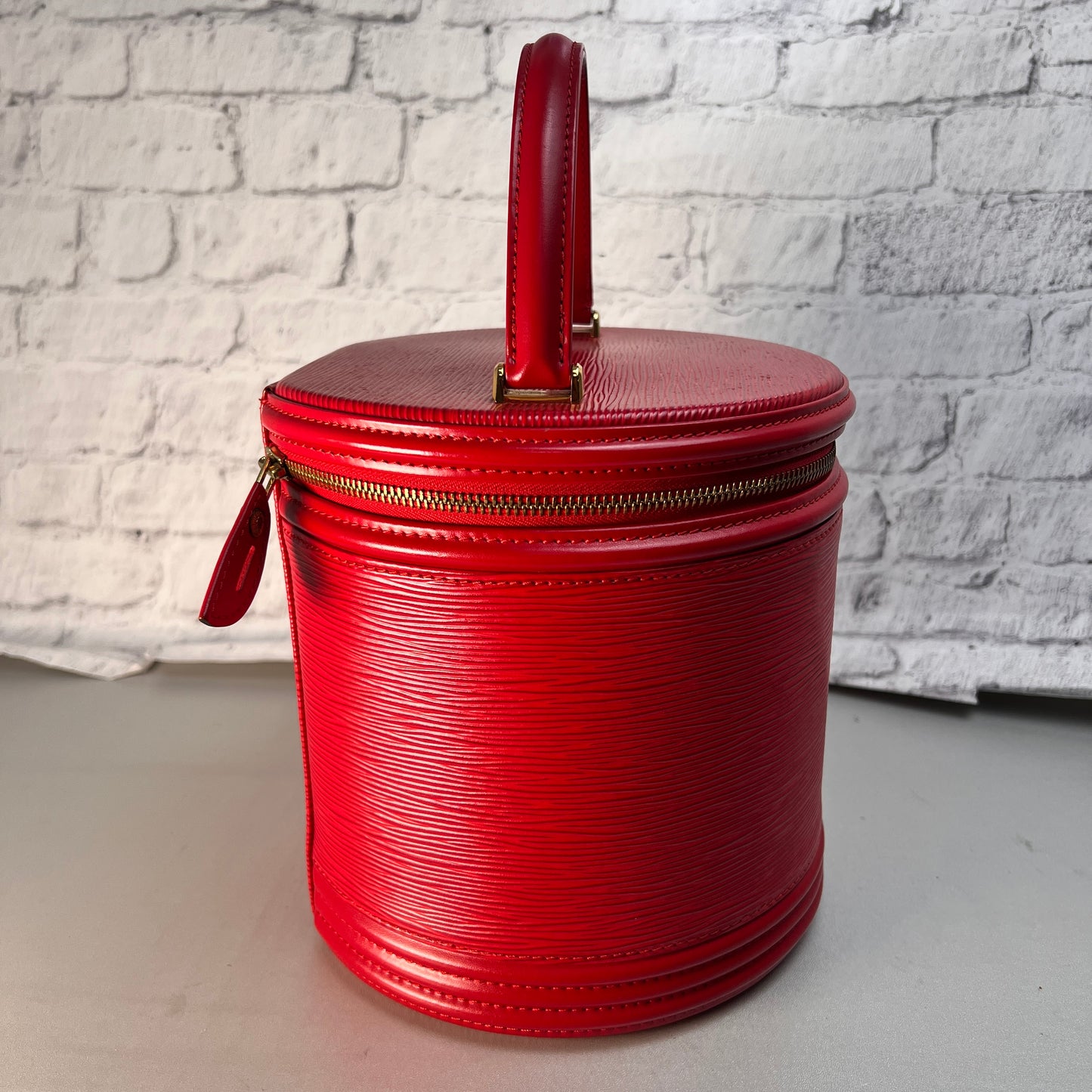 Louis Vuitton Red Handle Bags A-15430